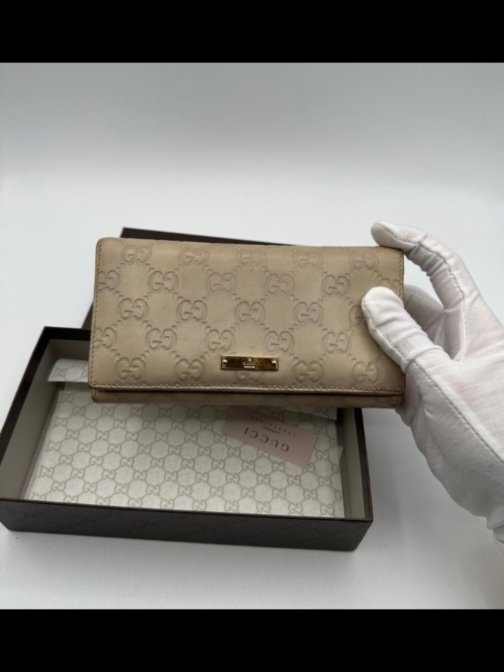 Gucci Beige Signature GG Continental Wallet with Gold Plaque
